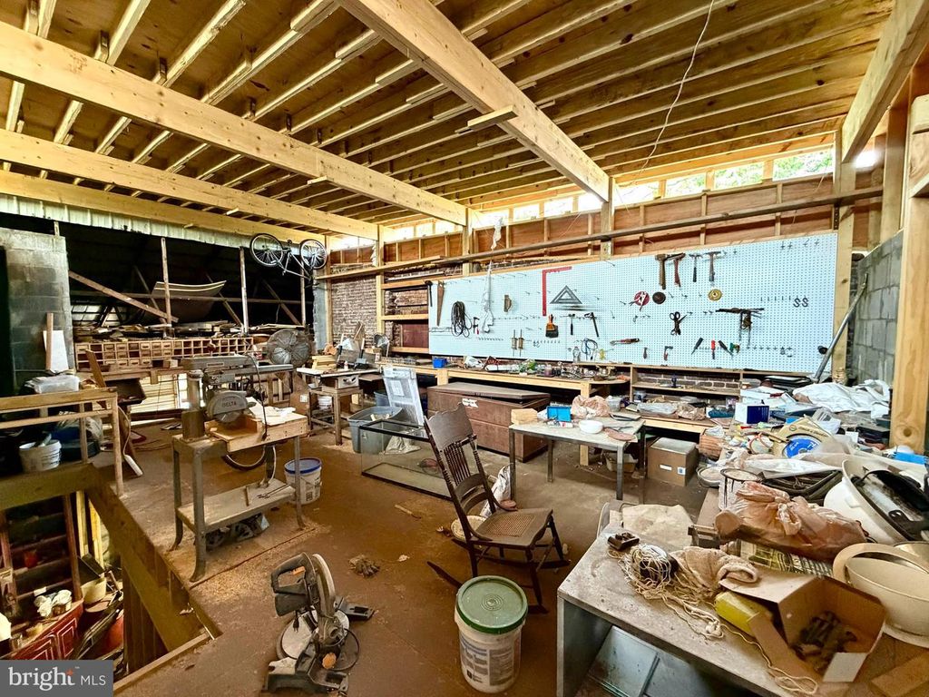 Image 7 of property listing at 2512 DULANY ST, Baltimore, MD 21223
