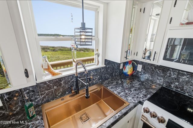 35 Bermuda Landing Place, Sneads Ferry, NC 28460