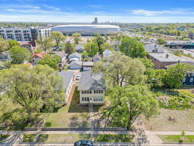 422 Pierce Street N, Saint Paul, MN 55104