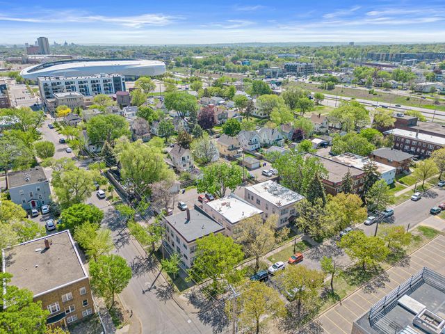 422 Pierce Street N, Saint Paul, MN 55104
