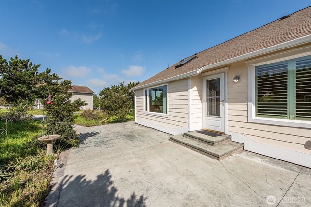 315 Dungeness Greens Way, Sequim, WA 98382