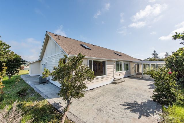 315 Dungeness Greens Way, Sequim, WA 98382