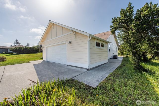 315 Dungeness Greens Way, Sequim, WA 98382
