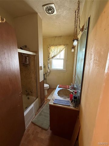 38 N Michigan Avenue, Belleville, IL 62221