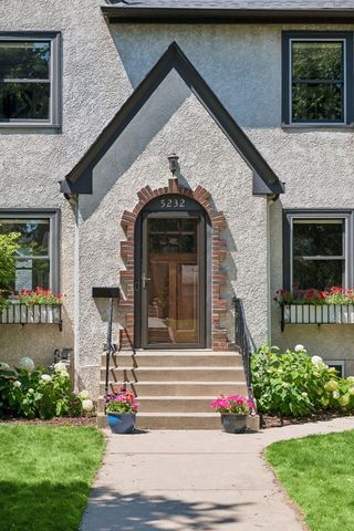 5232 Chowen Avenue S, Minneapolis, MN 55410