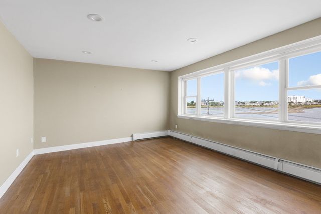 11 Dorchester St 7, Quincy, MA 02171
