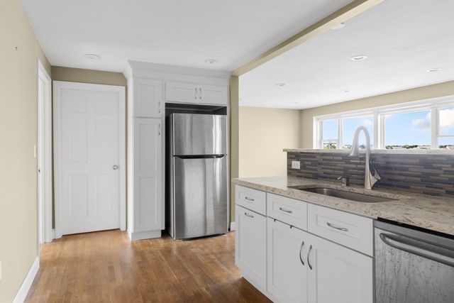11 Dorchester St 7, Quincy, MA 02171