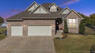 8211 Dunnwood Road, Claremore, OK 74019