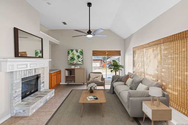 8814 Lost Arbor Cir, San Antonio, TX 78240