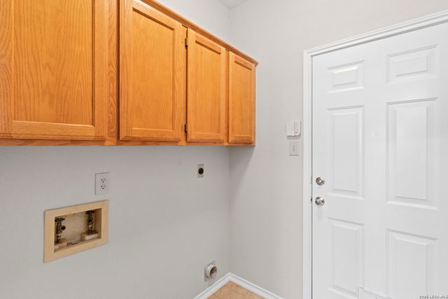 8814 Lost Arbor Cir, San Antonio, TX 78240