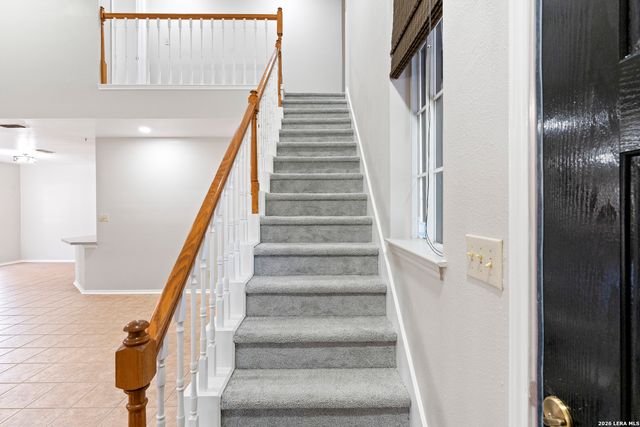 8814 Lost Arbor Cir, San Antonio, TX 78240