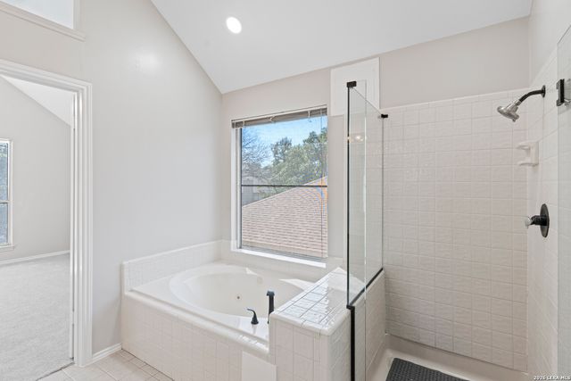 8814 Lost Arbor Cir, San Antonio, TX 78240