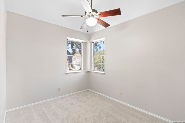 8814 Lost Arbor Cir, San Antonio, TX 78240