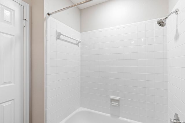 8814 Lost Arbor Cir, San Antonio, TX 78240