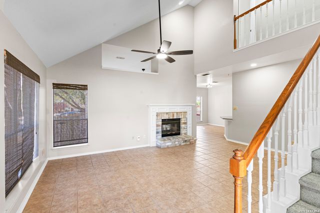 8814 Lost Arbor Cir, San Antonio, TX 78240