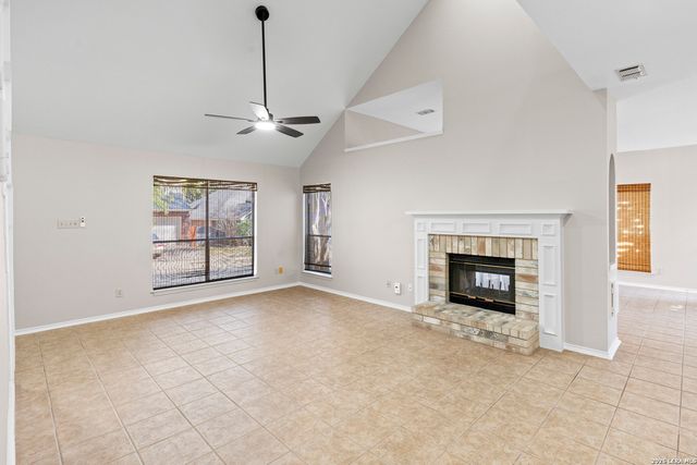 8814 Lost Arbor Cir, San Antonio, TX 78240