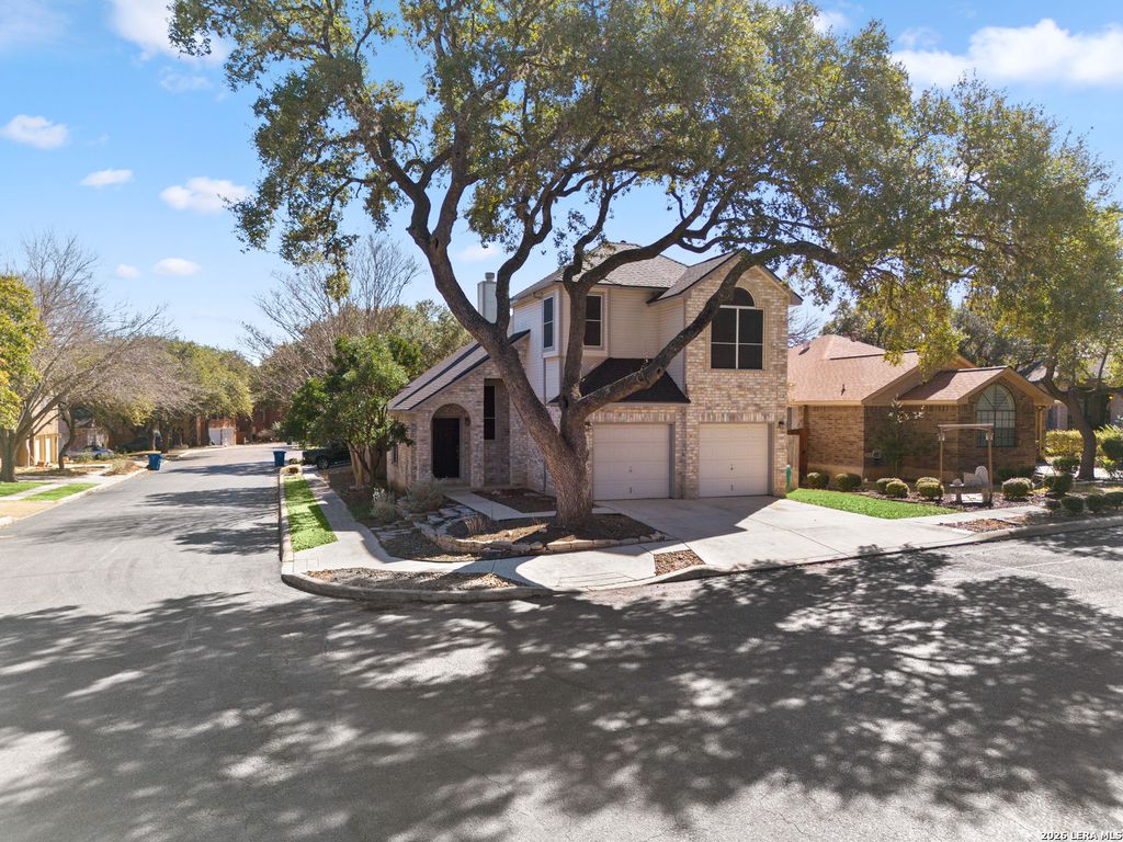 8814 Lost Arbor Cir, San Antonio, TX 78240