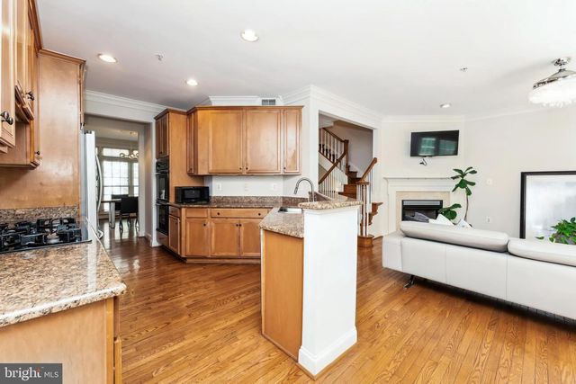 7489 CARRIAGE HILLS DR, Mclean, VA 22102
