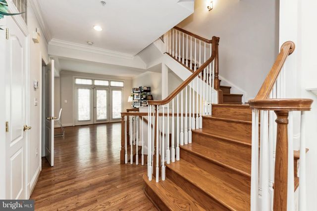7489 CARRIAGE HILLS DR, Mclean, VA 22102