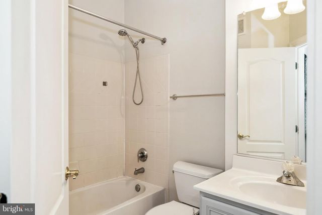 7489 CARRIAGE HILLS DR, Mclean, VA 22102