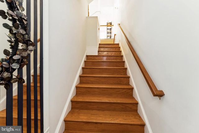 7489 CARRIAGE HILLS DR, Mclean, VA 22102