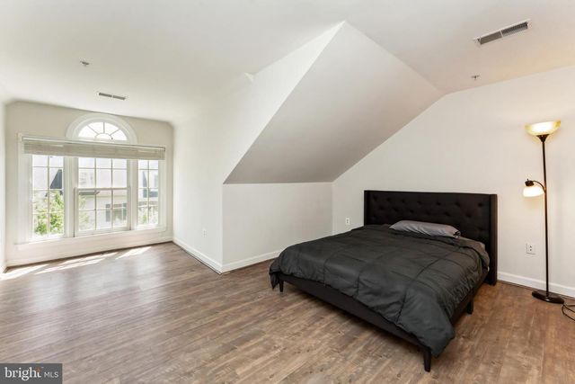 7489 CARRIAGE HILLS DR, Mclean, VA 22102