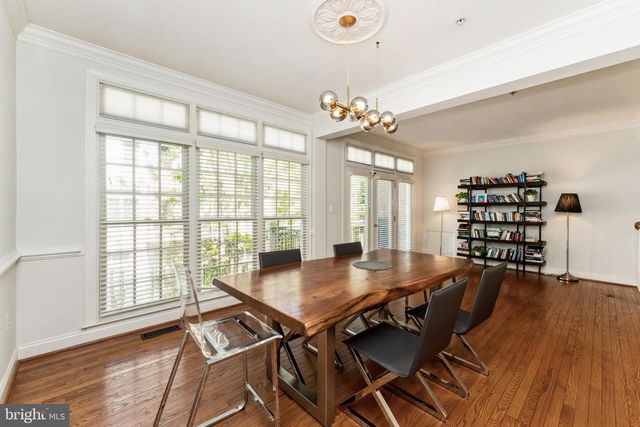 7489 CARRIAGE HILLS DR, Mclean, VA 22102