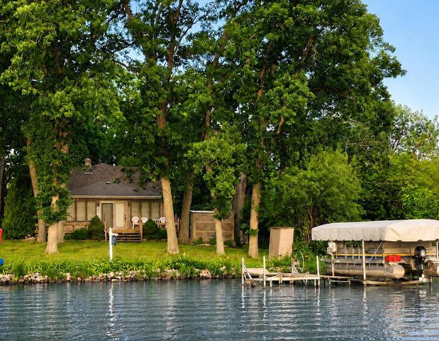 6518 Heidelberg CIRCLE, Waterford, WI 53185