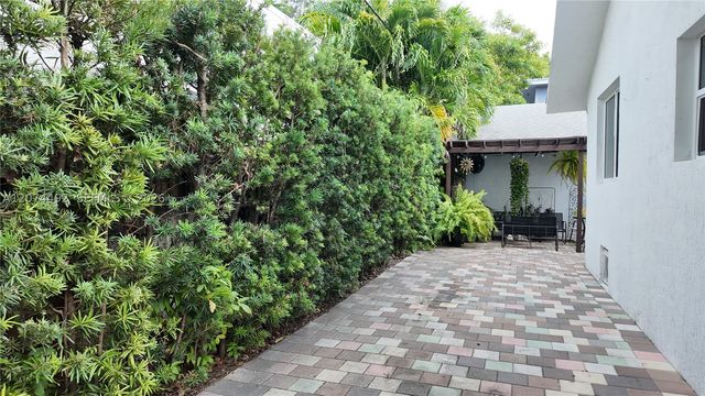 314 SW 10th Ave 1, Miami, FL 33130