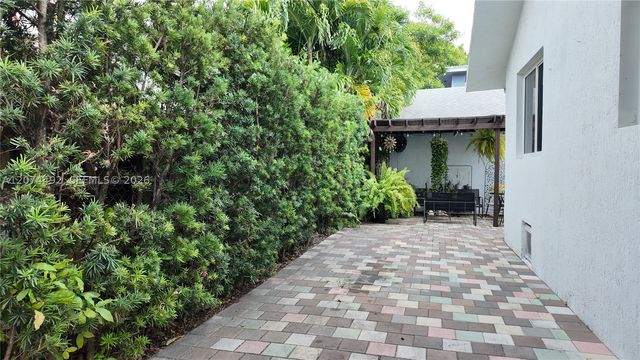 314 SW 10th Ave 1, Miami, FL 33130