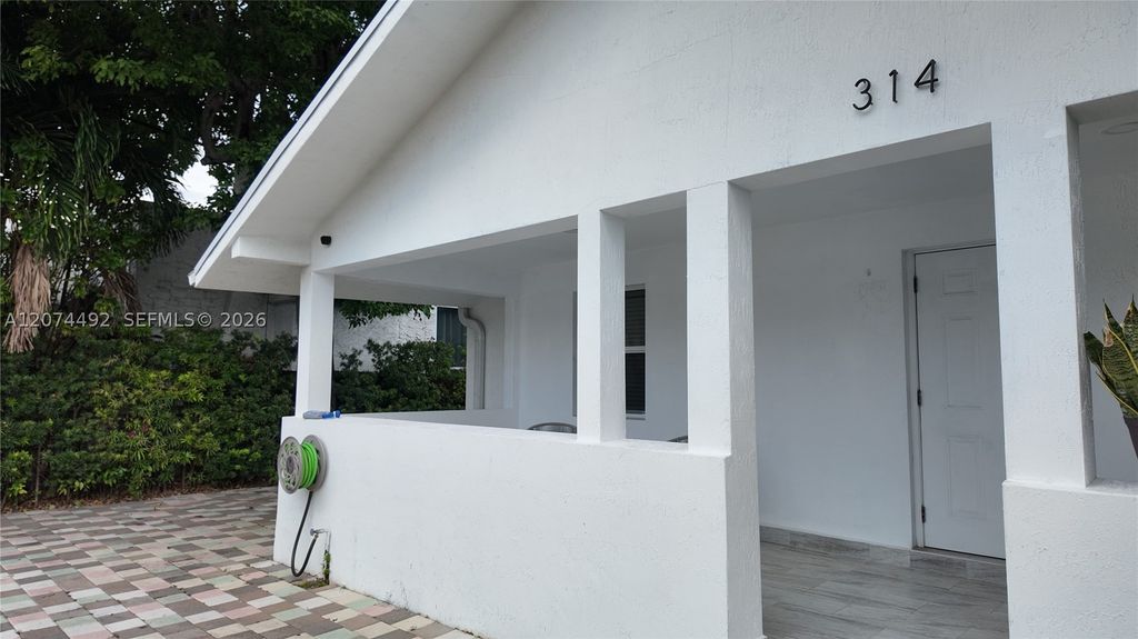 314 SW 10th Ave 1, Miami, FL 33130