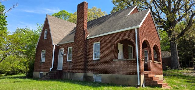 1037 Hardy RD, Vinton, VA 24179