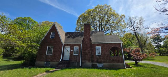 1037 Hardy RD, Vinton, VA 24179
