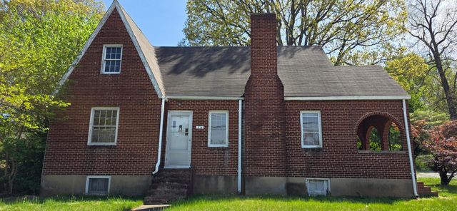 1037 Hardy RD, Vinton, VA 24179