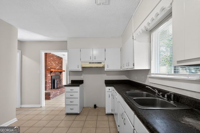 80 Triple Crown Lane, Ellenwood, GA 30294