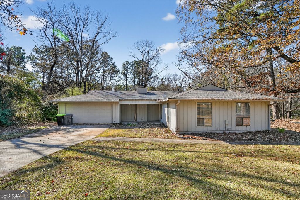 80 Triple Crown Lane, Ellenwood, GA 30294