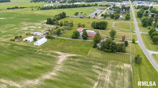 1807 E MAIN Street, Marion, IL 62959