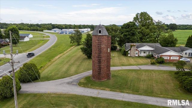 1807 E MAIN Street, Marion, IL 62959