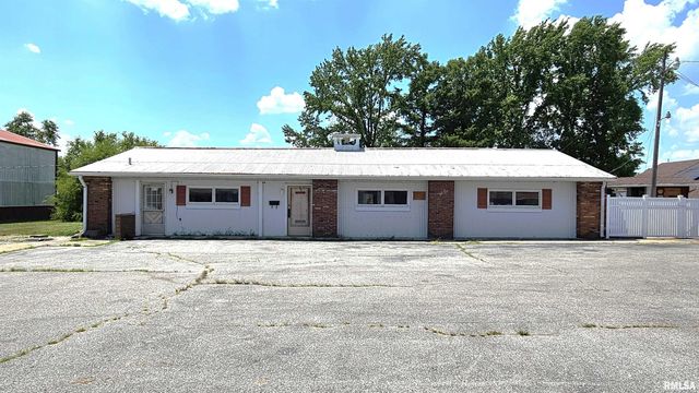 1807 E MAIN Street, Marion, IL 62959