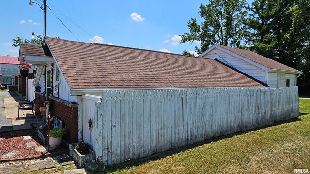 1807 E MAIN Street, Marion, IL 62959