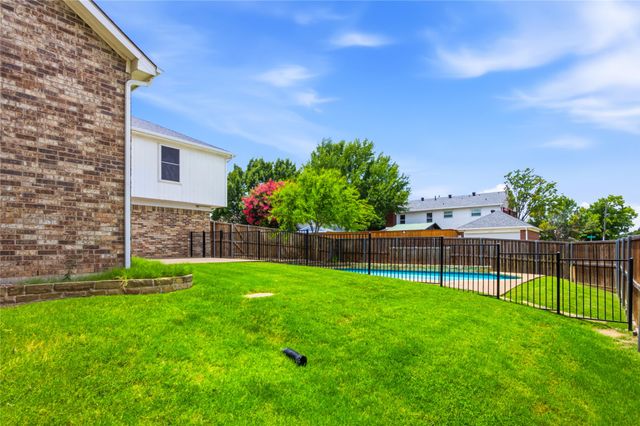 2060 Briarcliff Road, Lewisville, TX 75067