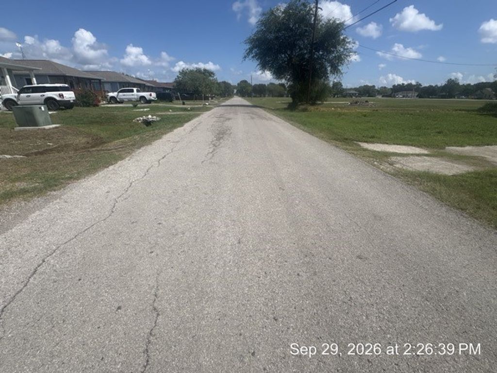611 Pugh St, Woodsboro, TX 78393 — photo 5