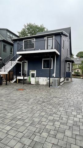 16 Putnam St 2, Somerville, MA 02143