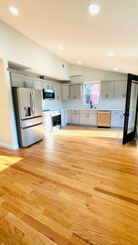 16 Putnam St 2, Somerville, MA 02143