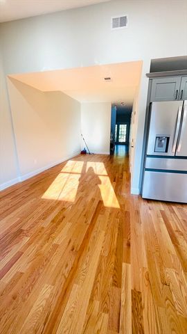 16 Putnam St 2, Somerville, MA 02143