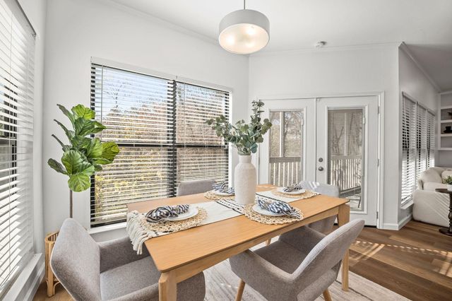 6501 Columbia Oaks CT D8, Austin, TX 78759