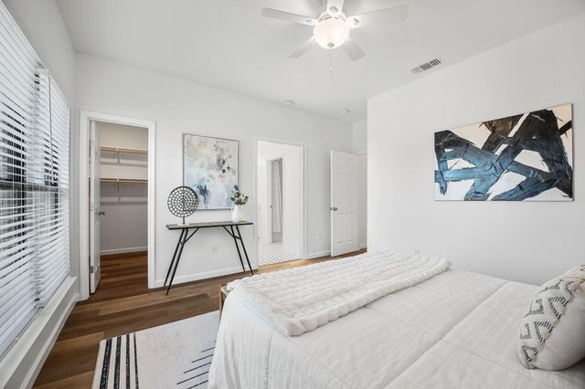 6501 Columbia Oaks CT D8, Austin, TX 78759