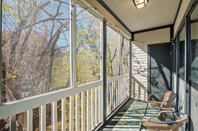 6501 Columbia Oaks CT D8, Austin, TX 78759