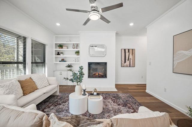 6501 Columbia Oaks CT D8, Austin, TX 78759