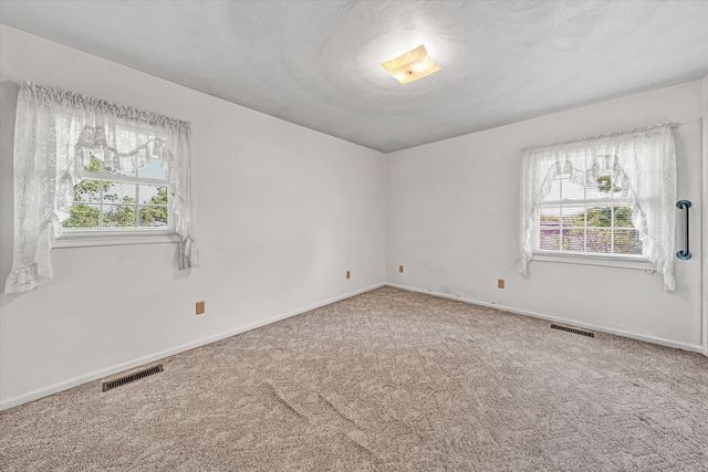 4940 North Lake DR, Roanoke, VA 24019